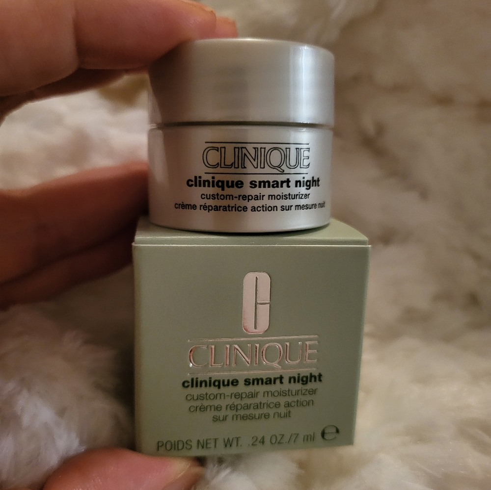 Travel size- Clinique Smart Night Custom-repair Moisturizer- .24 OZ./7 ml